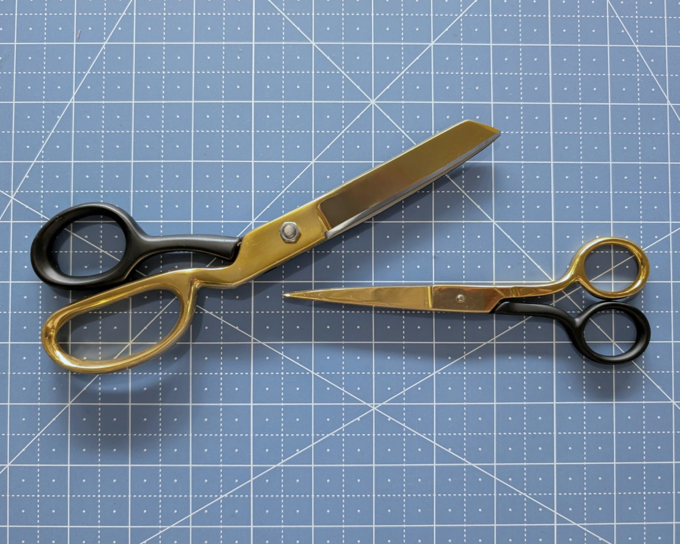 Limited Edition Black & Gold Scissor Tin from Tula Pink