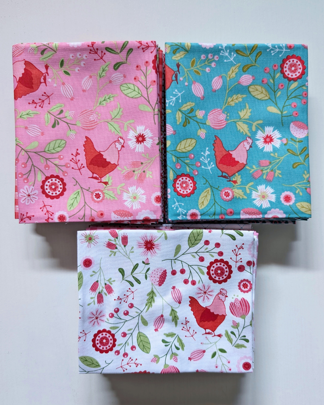 Smitten Chicken Fat Quarter Bundle - 21 Flirty Farmyard Fabrics
